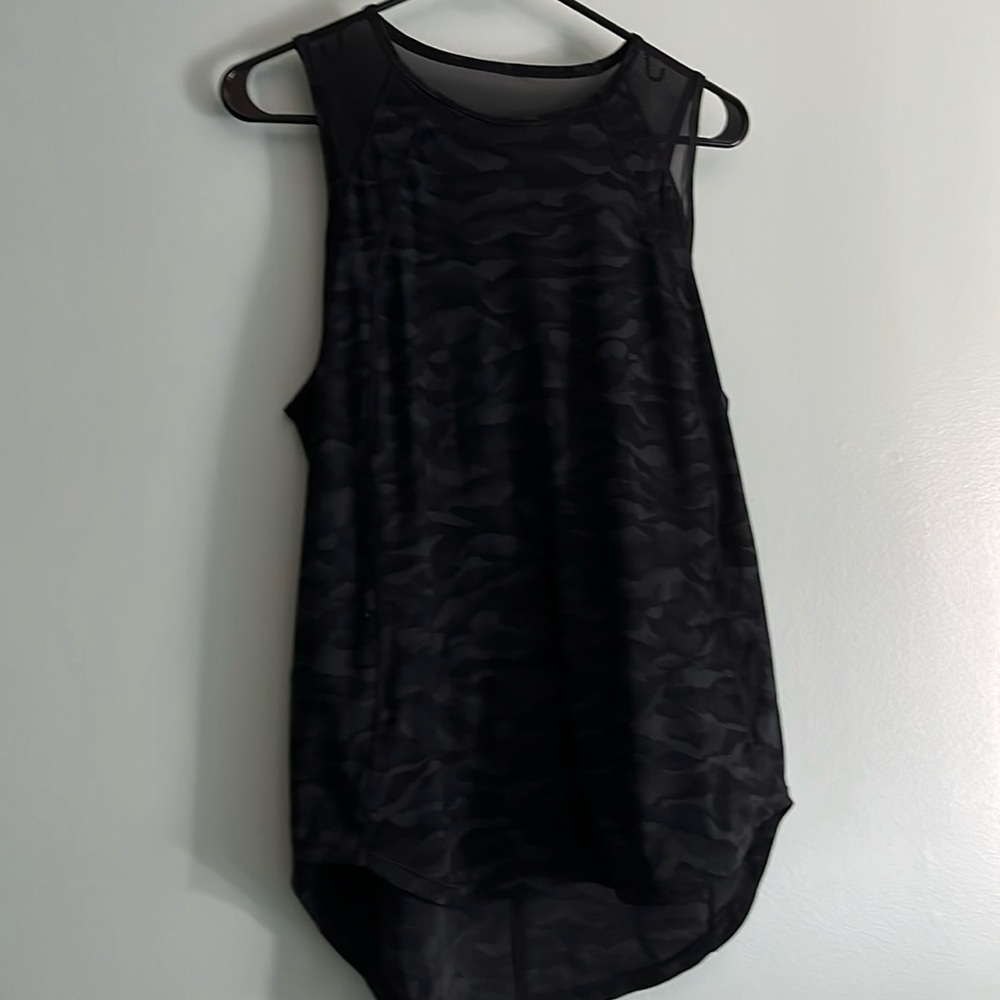 Lululemon top